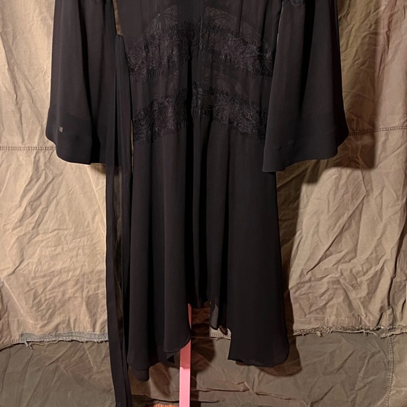 Keepsake Tranquil Midi Dress - Picture 7 of 7